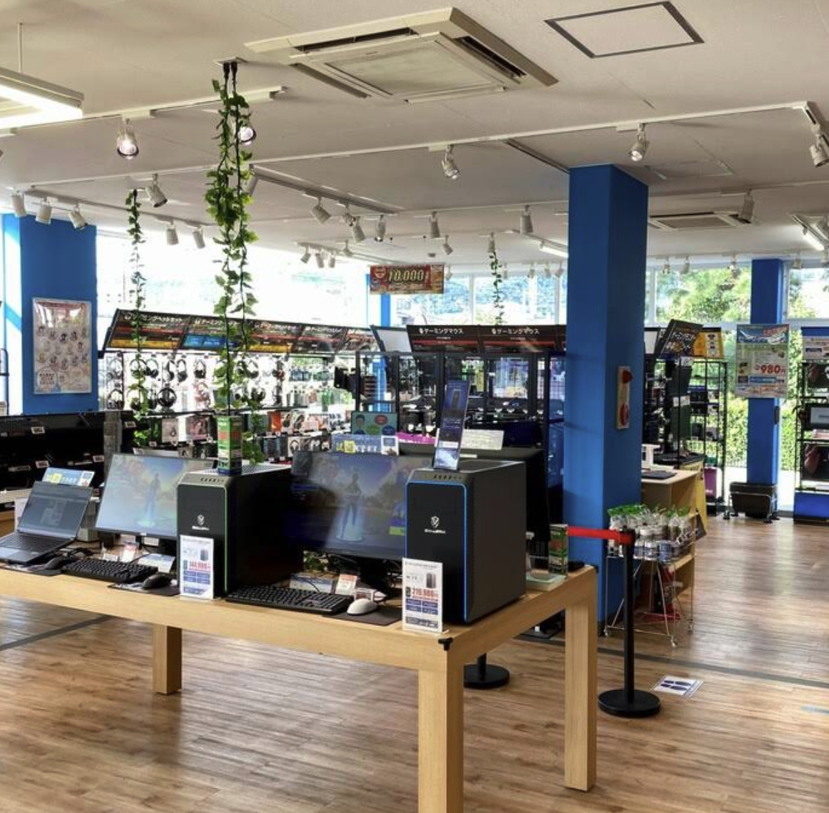 ドスパラ 甲府飯田店