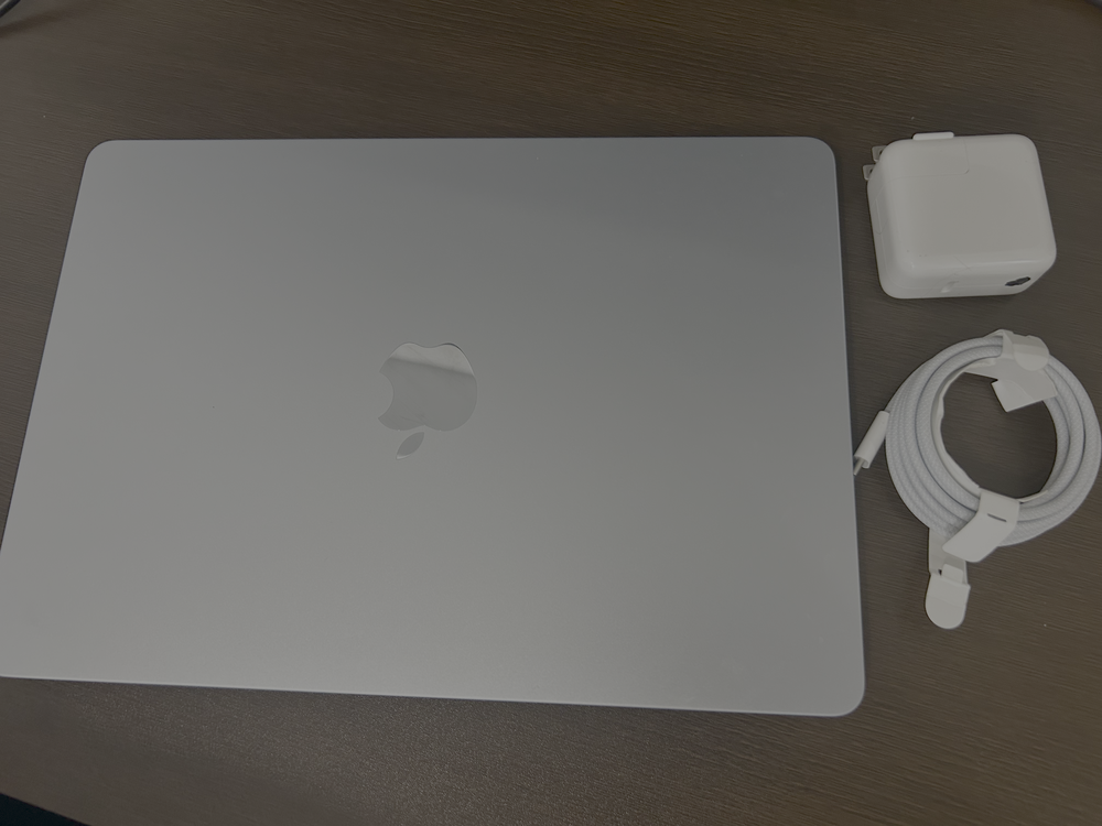 MacBookの箱・ケーブル・アダプタ