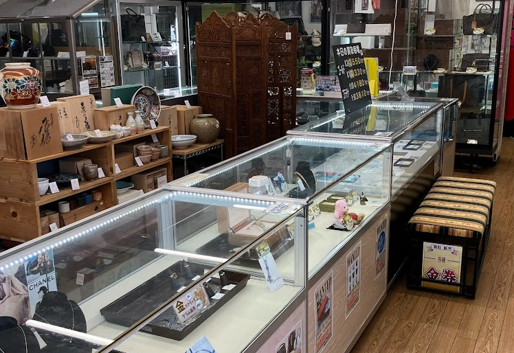 質預かり+買取り 質屋・リサイクルマート 宇部店
