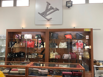 トライアングル安城店