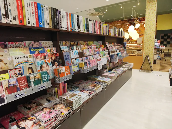TSUTAYA 新居浜店